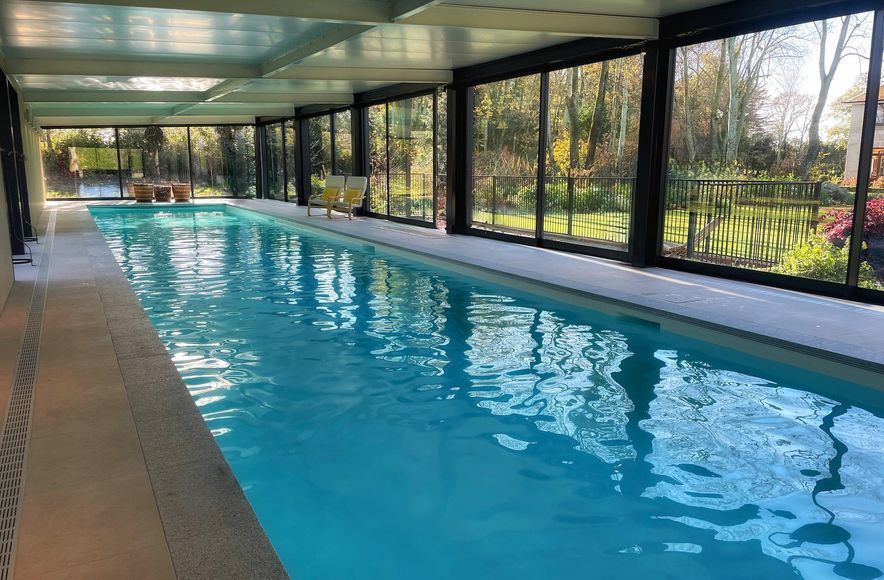 Spacious Luxury – A Striking Indoor Pool Build