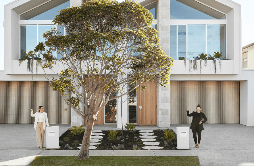 DecoBatten Completes the Look of Alisa & Lysandra’s façade