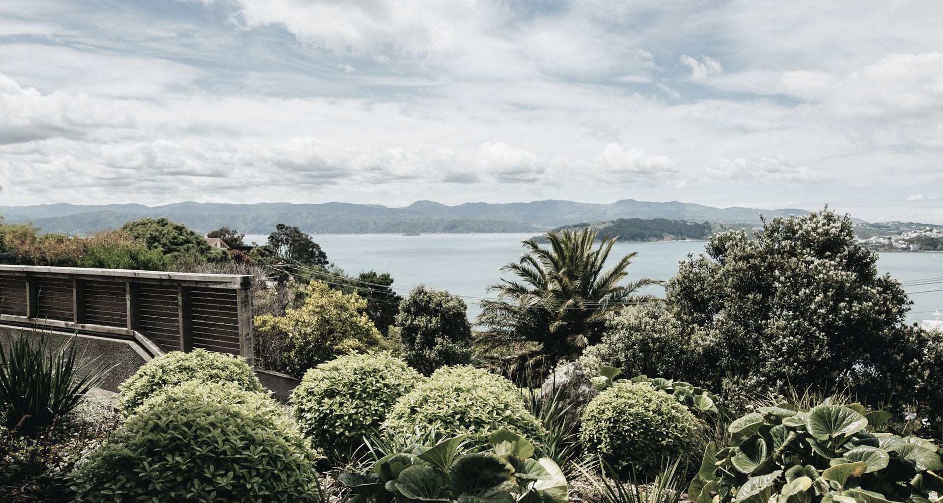 Wellington Hillside Garden banner