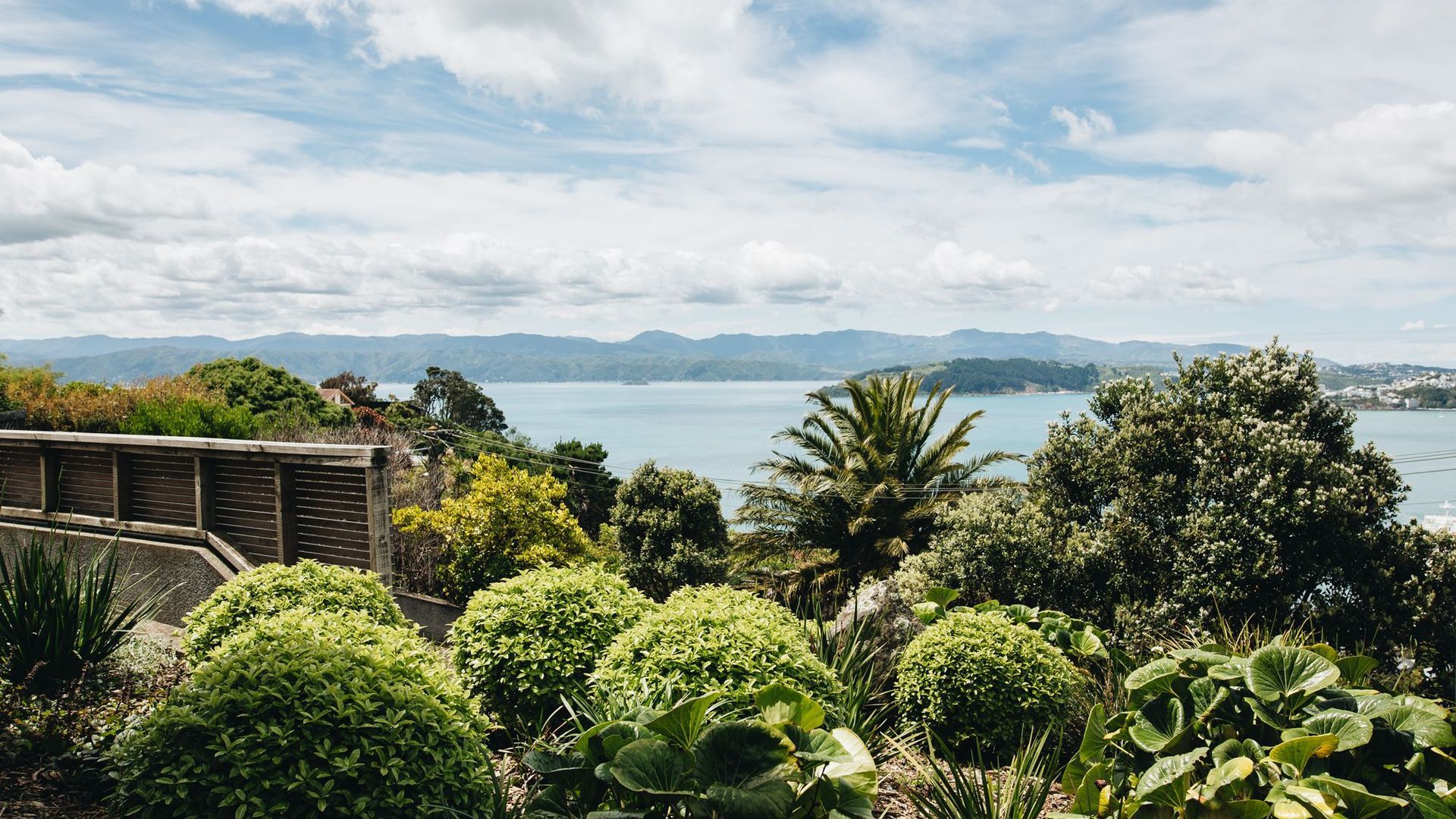 Wellington Hillside Garden banner