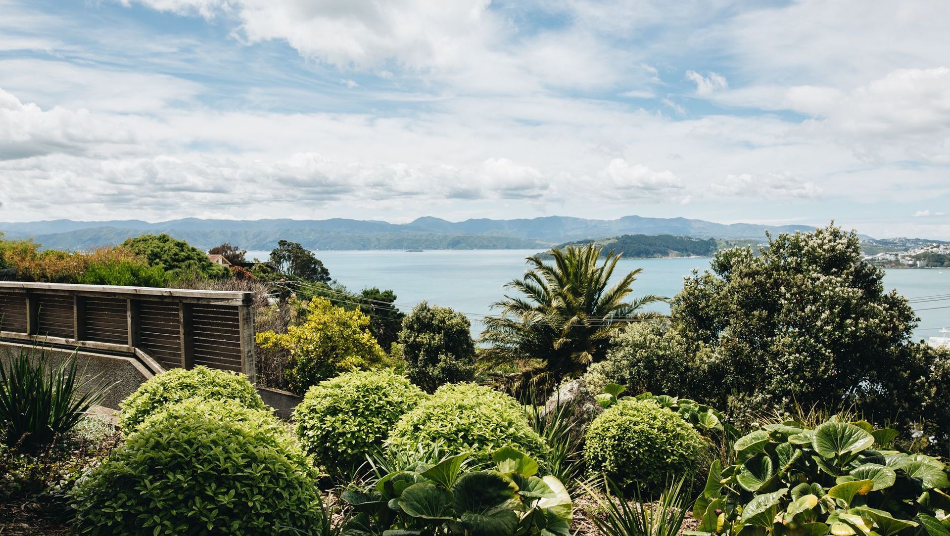 Wellington Hillside Garden banner