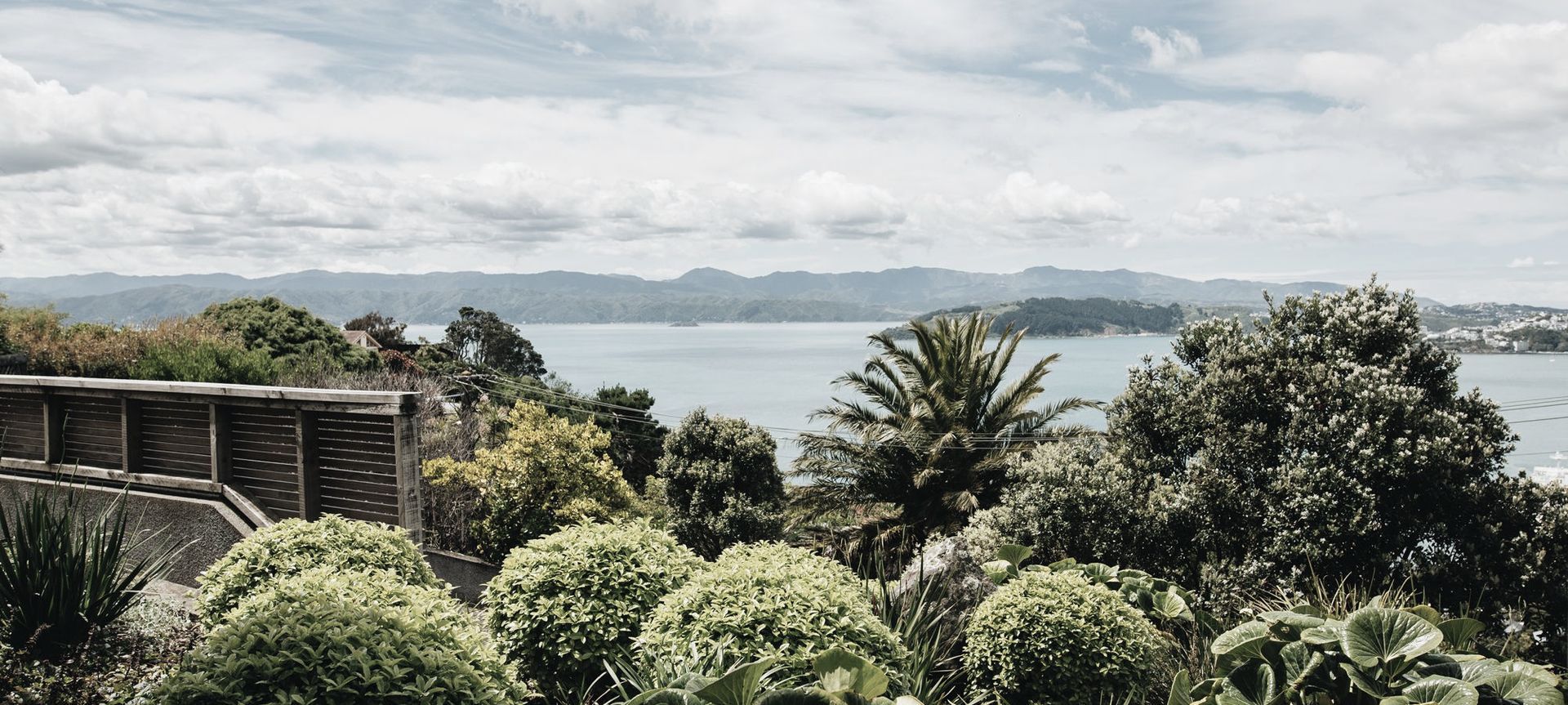 Wellington Hillside Garden banner