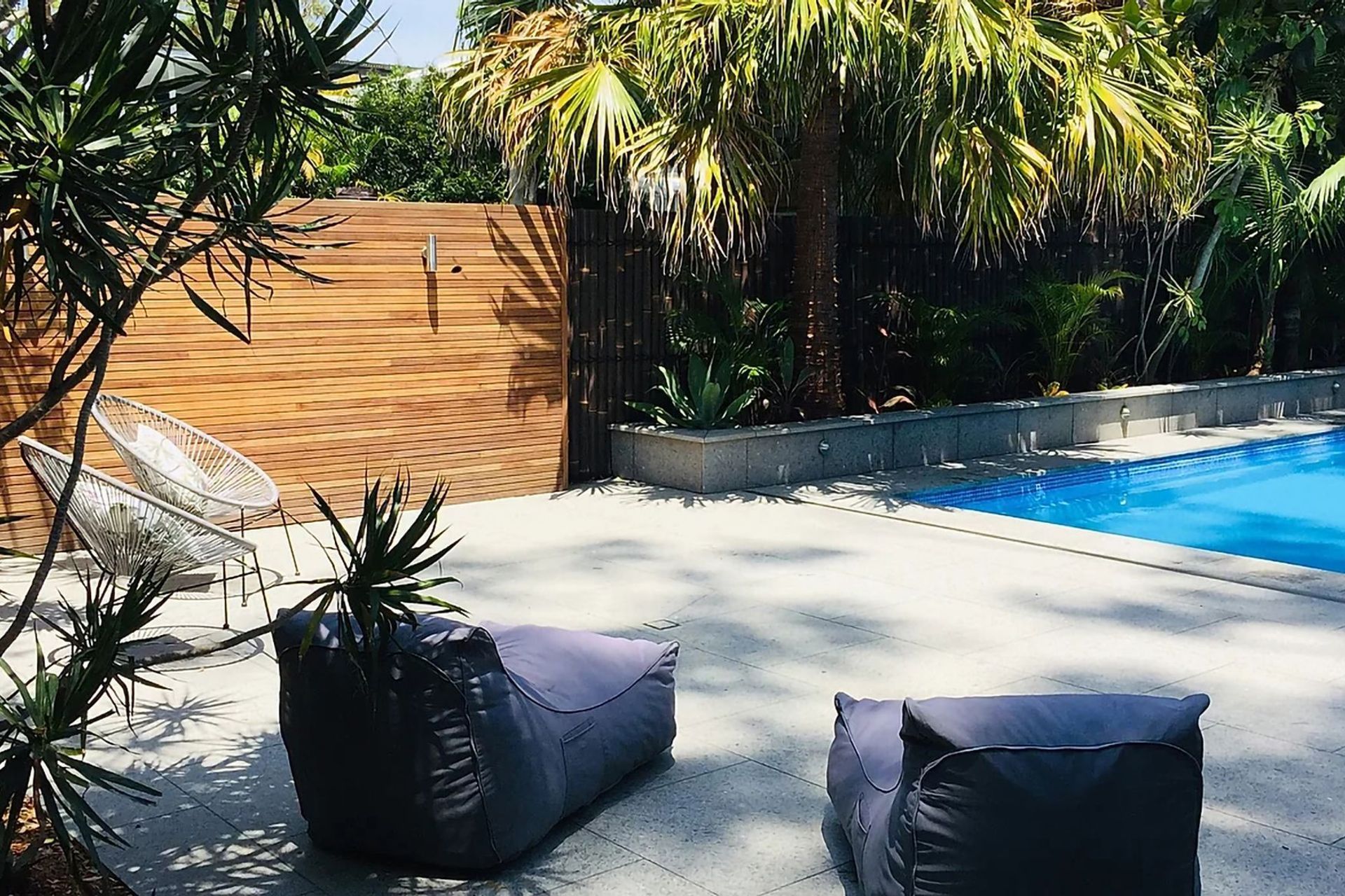 OUTDOOR ENTERTAINING