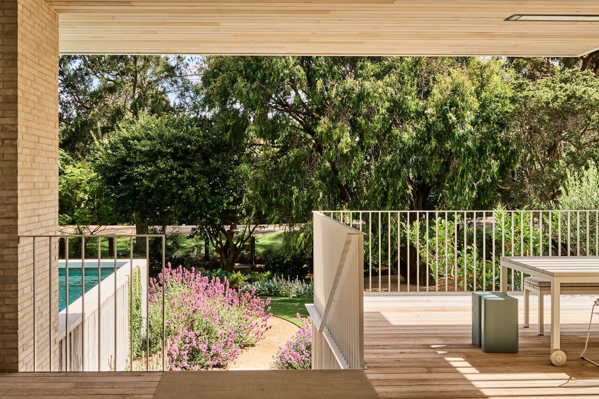 Barwon-Heads-Board-Form-Veneer-garden-view.JPG
