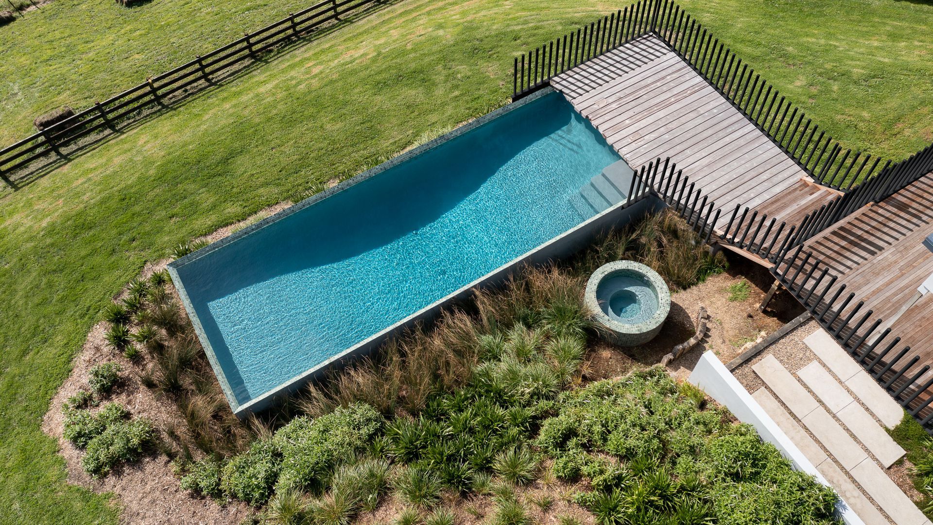 Hunua Pool & Spa banner