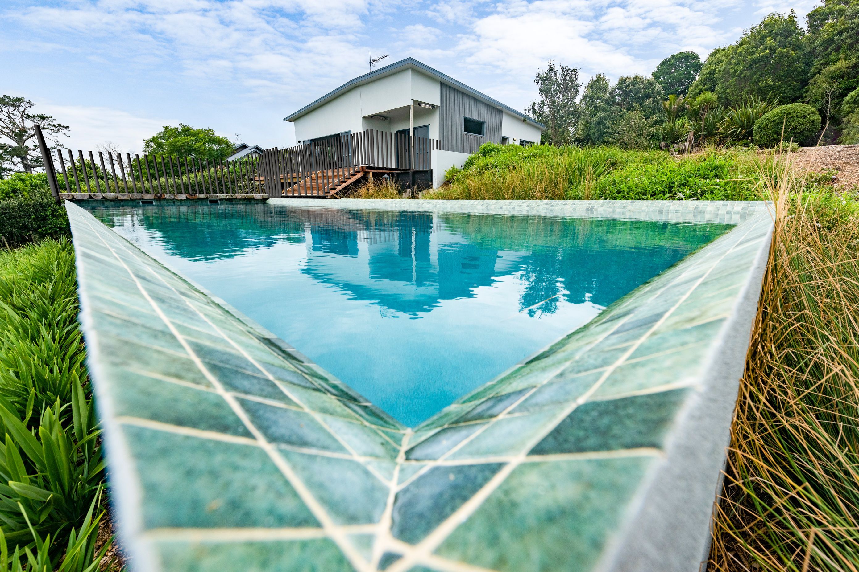 Onix 50mm Bali Stone Mosaic Tile, Jewels 4 Pools Ultra Render 'Diamond'