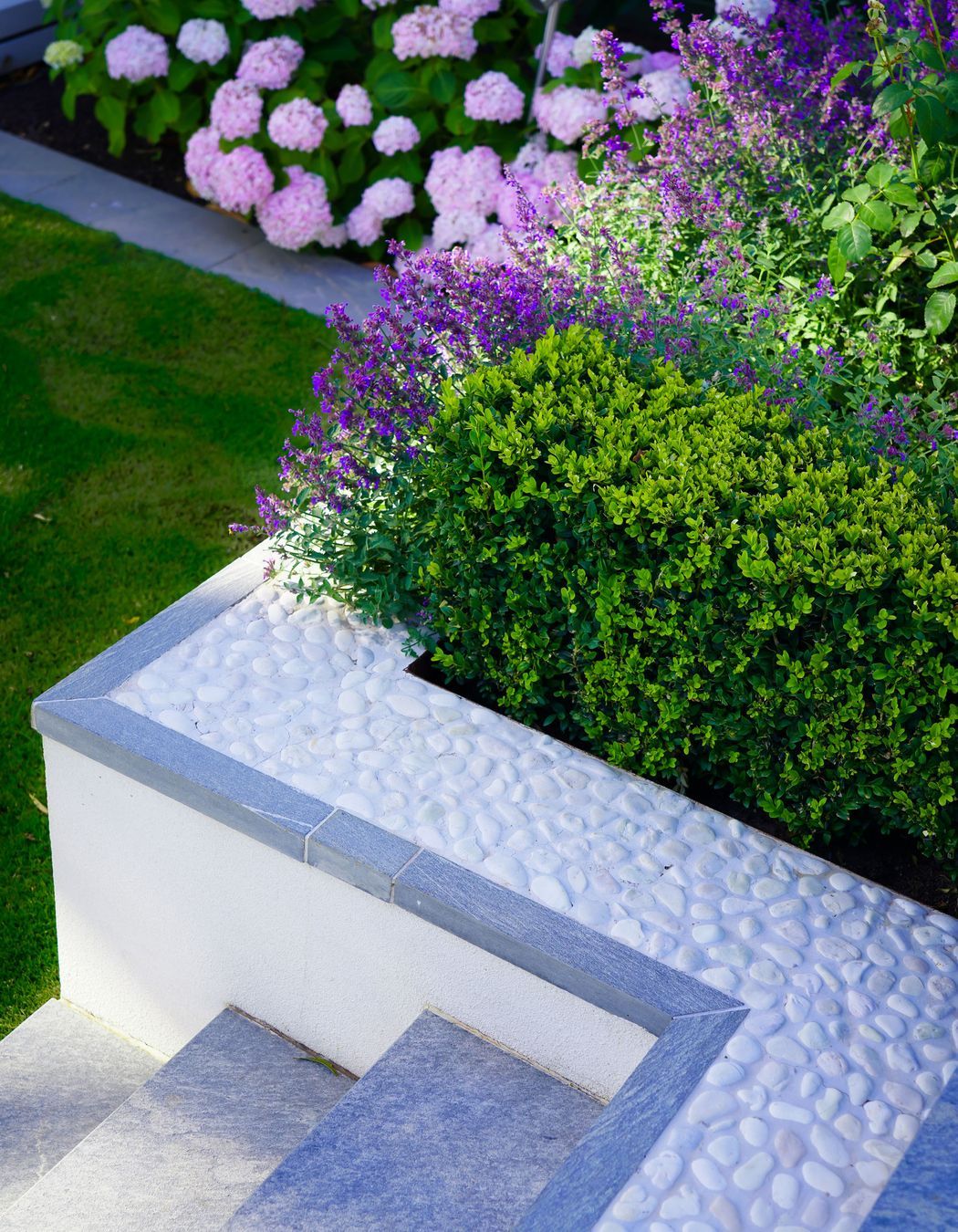 CarloGabrieleCeraStribleyLandscapingHillStreet2.jpg