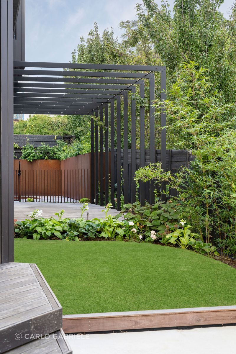CarloGabrieleCeraStribleyLandscapingViewCourt133.jpg