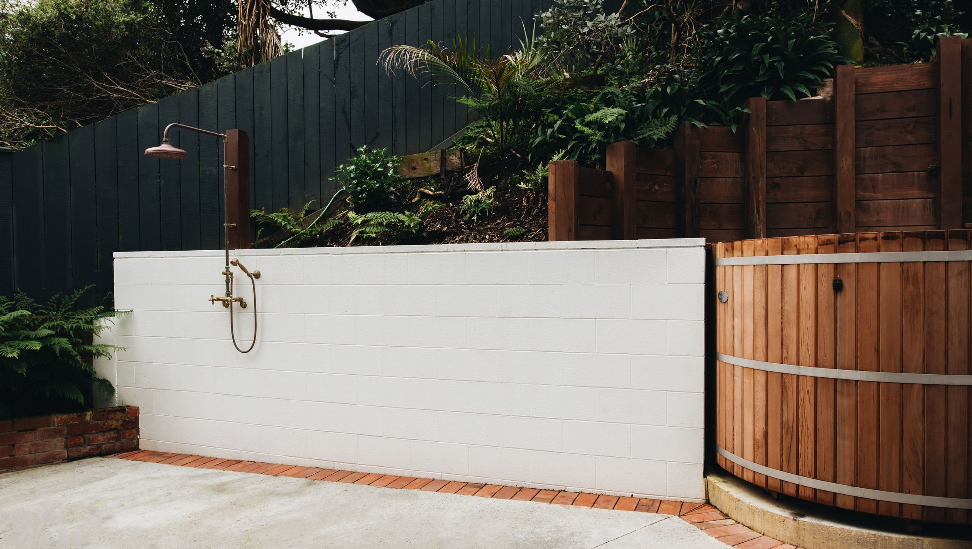 ISLAND BAY | Features