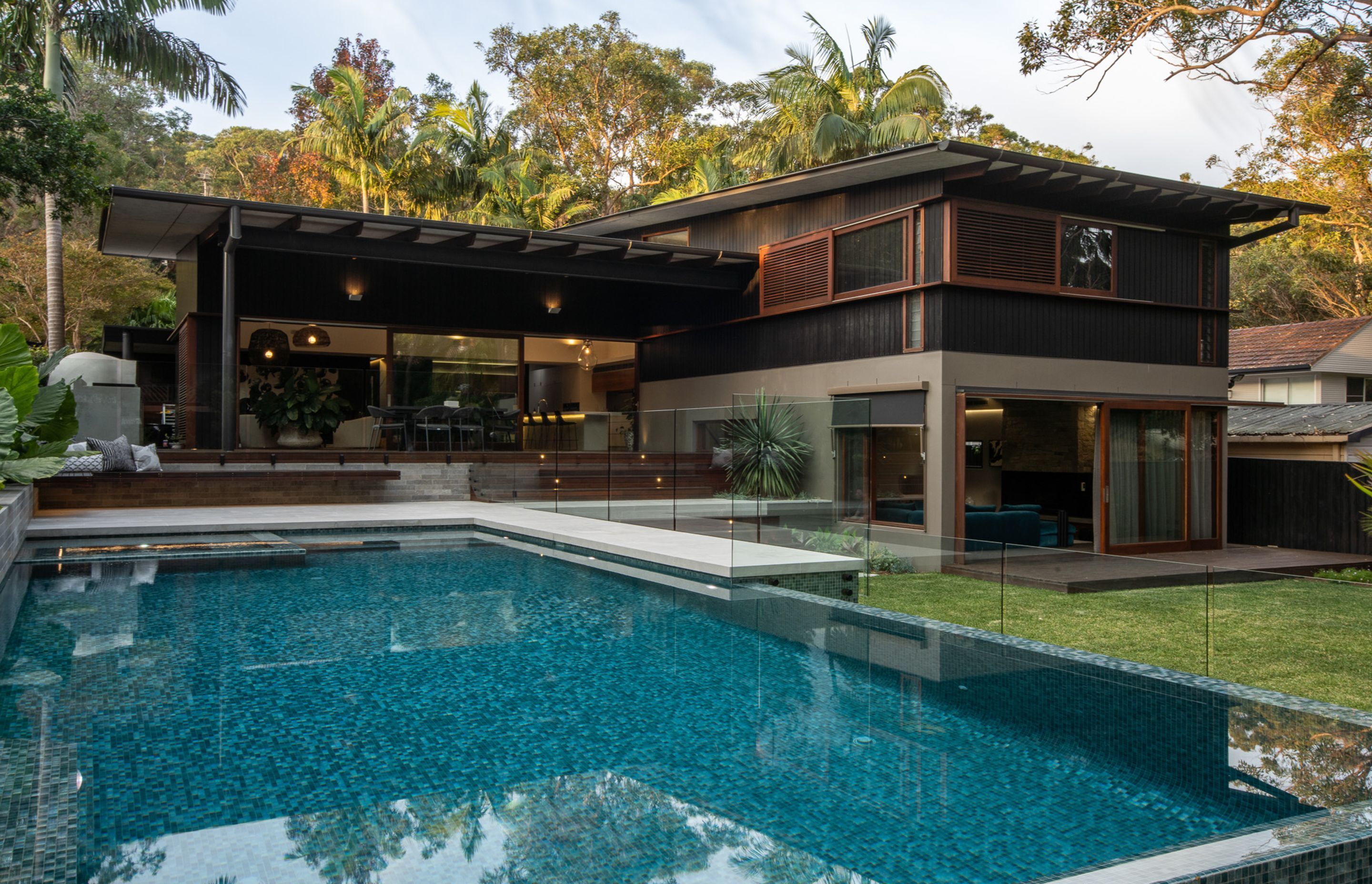 Wet Edge Pool