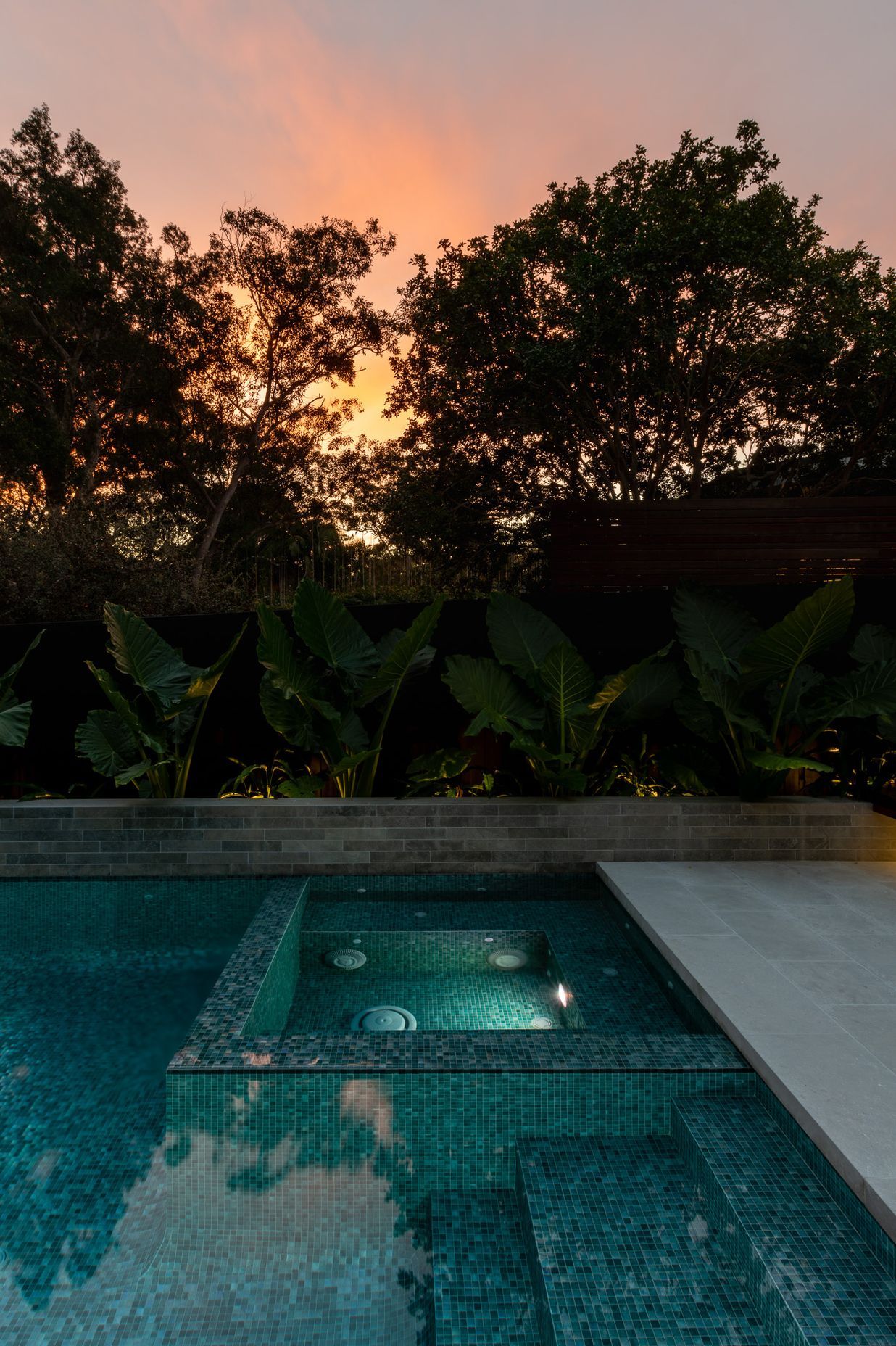 Wet Edge Pool