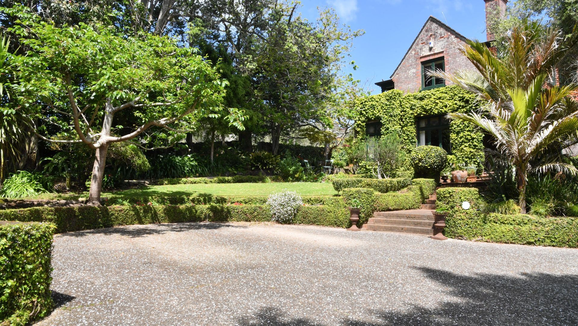 Claude Rd, Epsom. banner