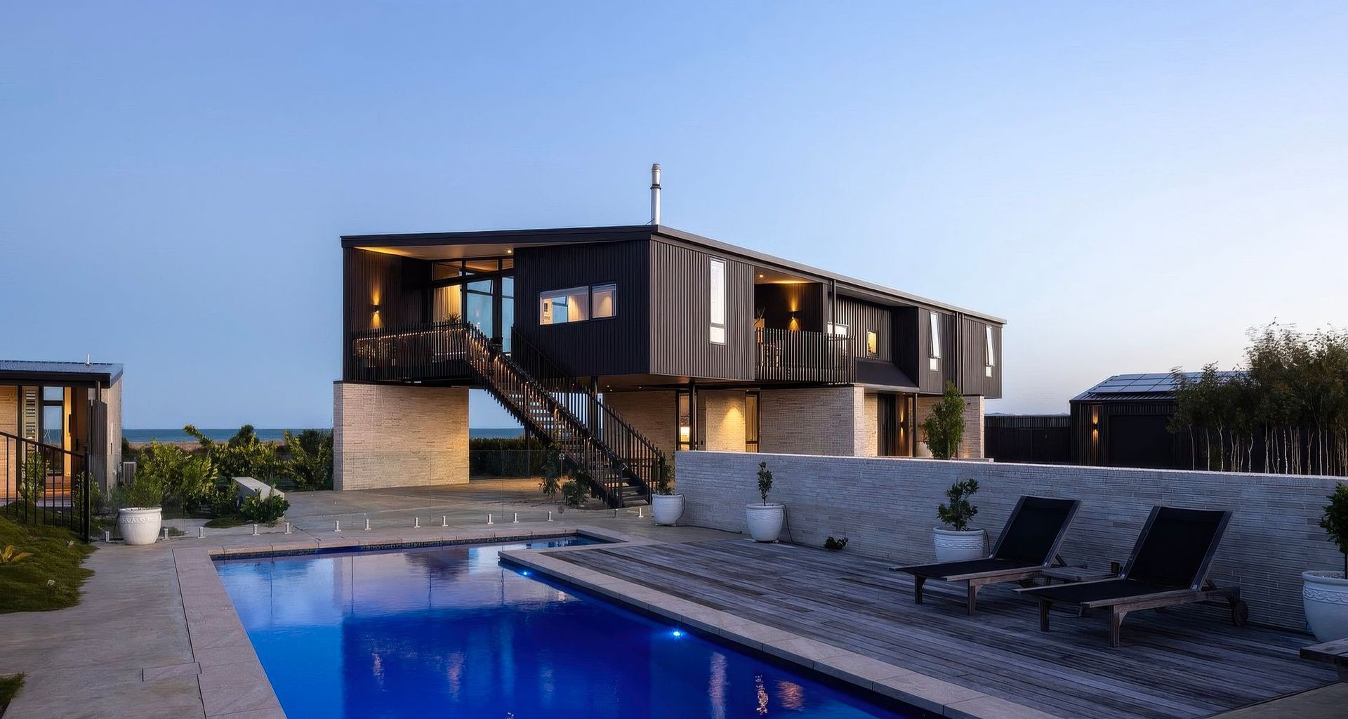 Drift House - A Seamless Coastal Escape banner