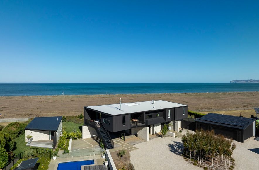 Drift House - A Seamless Coastal Escape