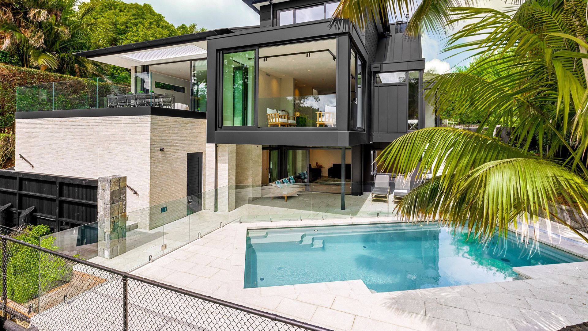 8.2 Vogue by AquaStyle Pools banner