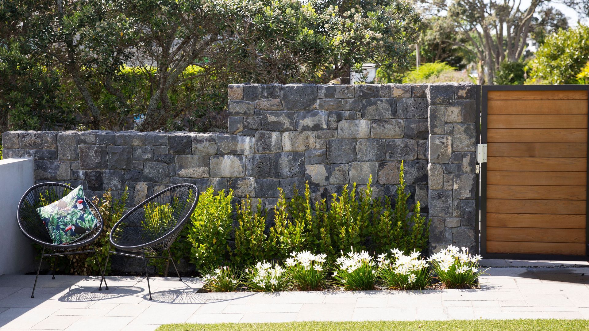 Takapuna Modern & Private banner