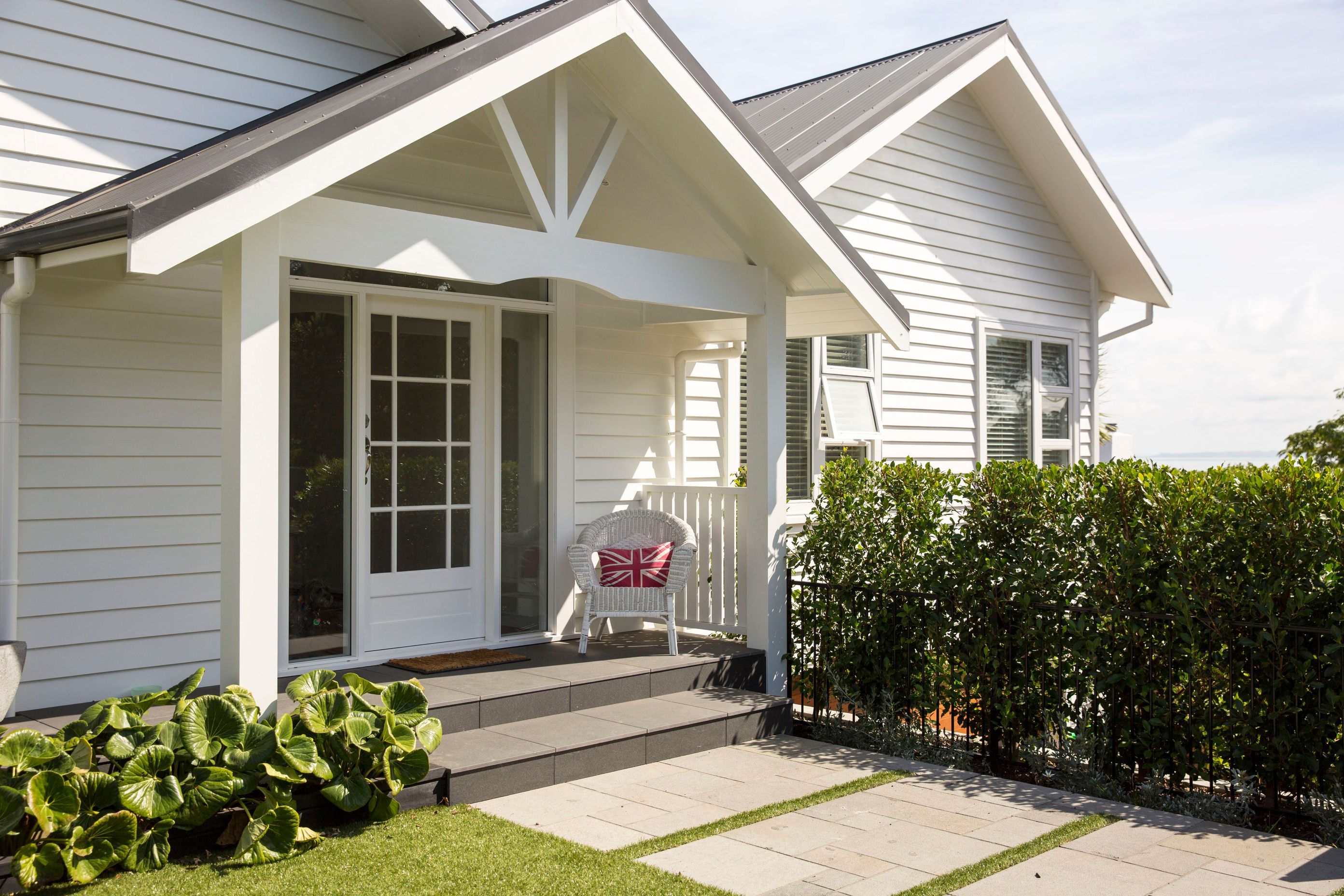 Takapuna Modern &amp; Private
