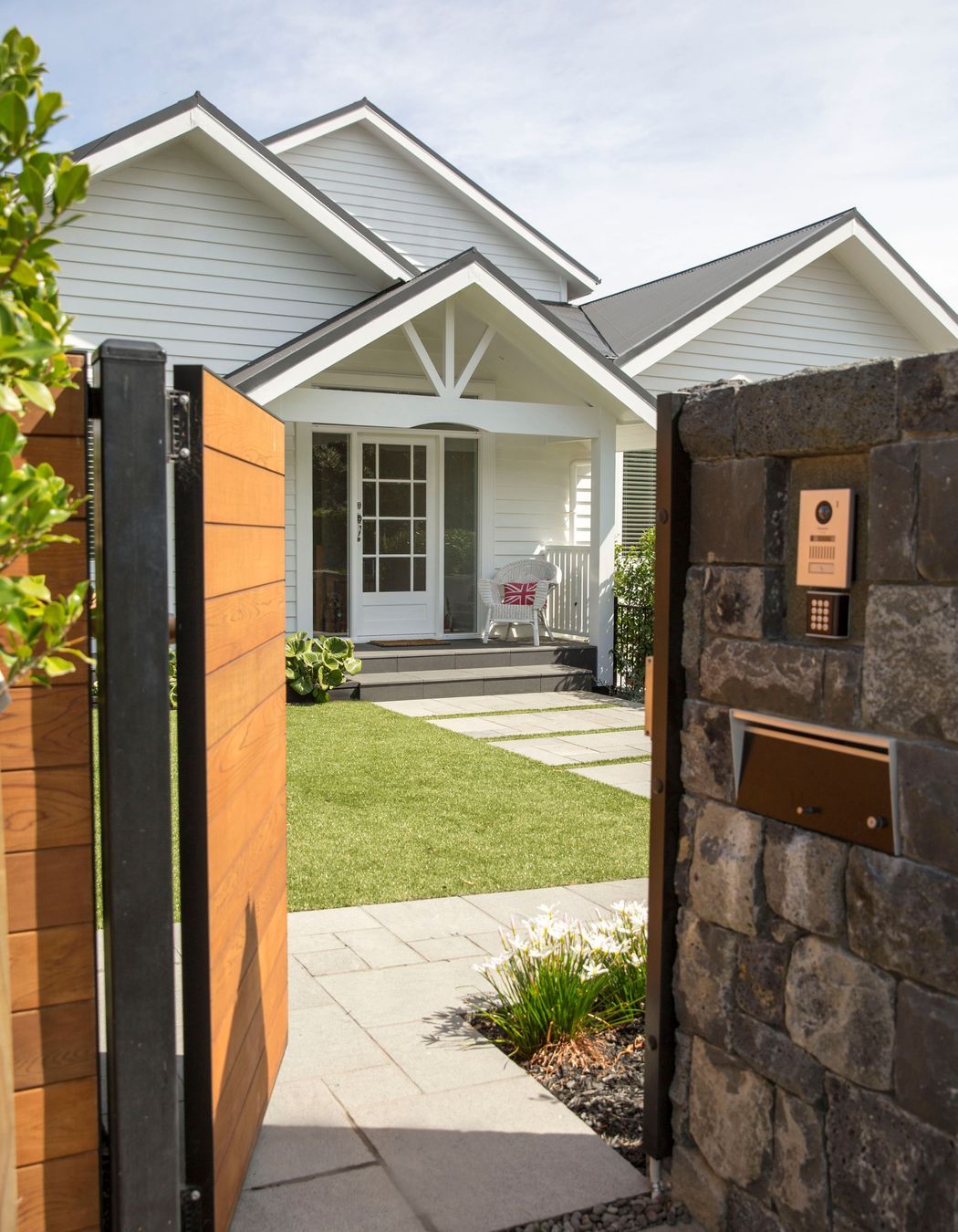 Takapuna Modern & Private