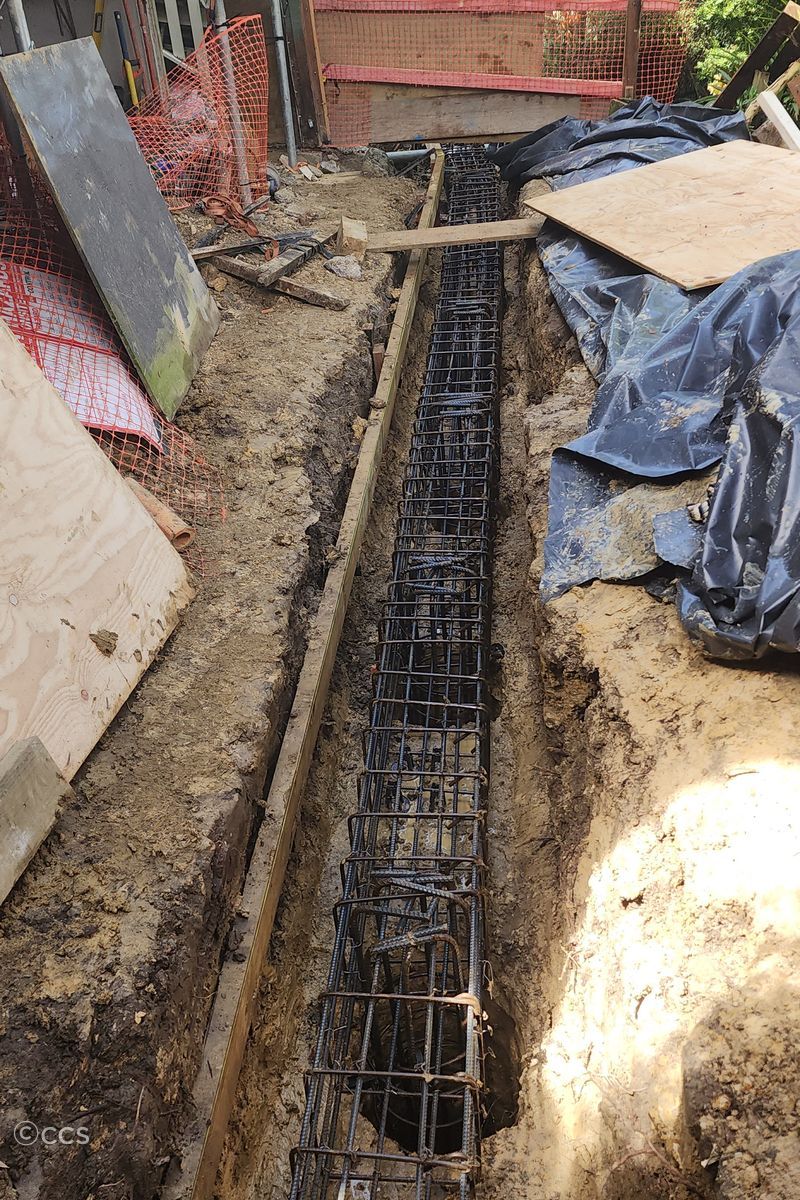 How-to-build-a-Palisade-wall-Auckland.jpg