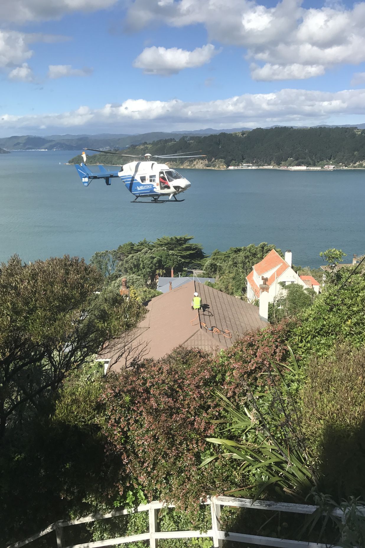 Helicopter - Crane lifts