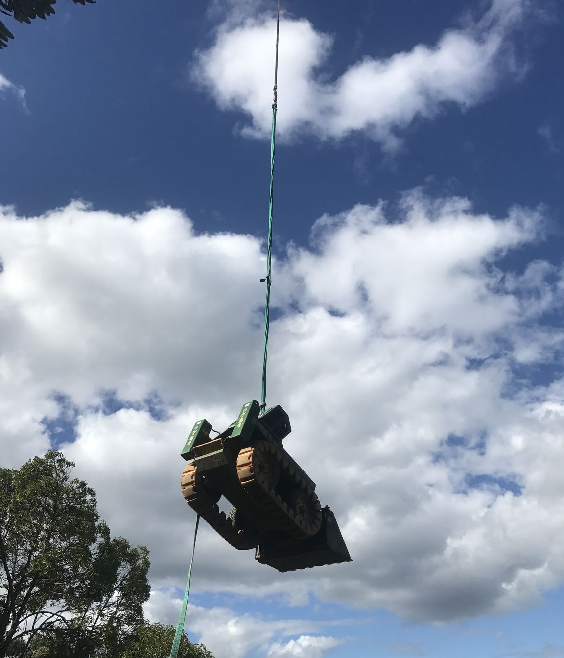 Helicopter - Crane lifts
