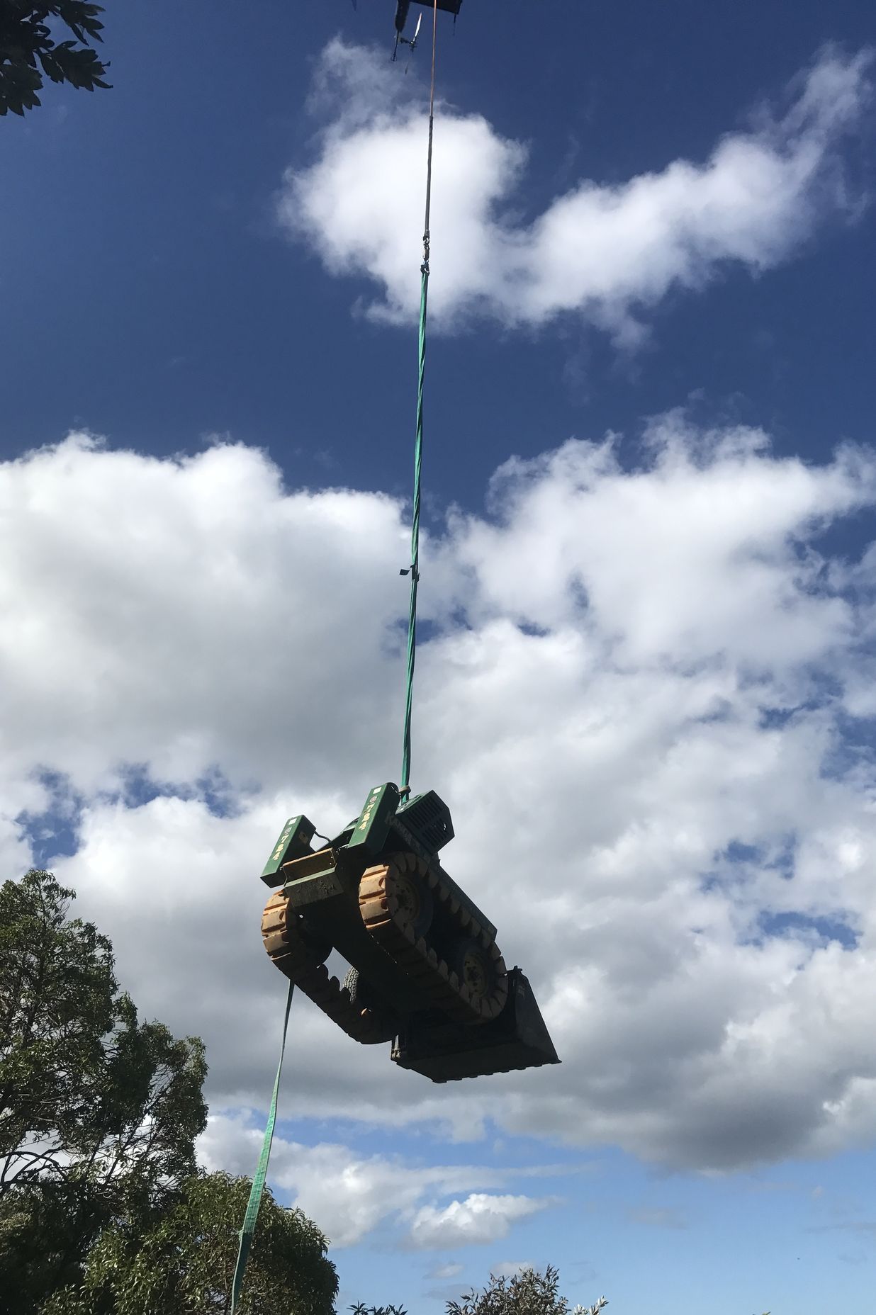 Helicopter - Crane lifts