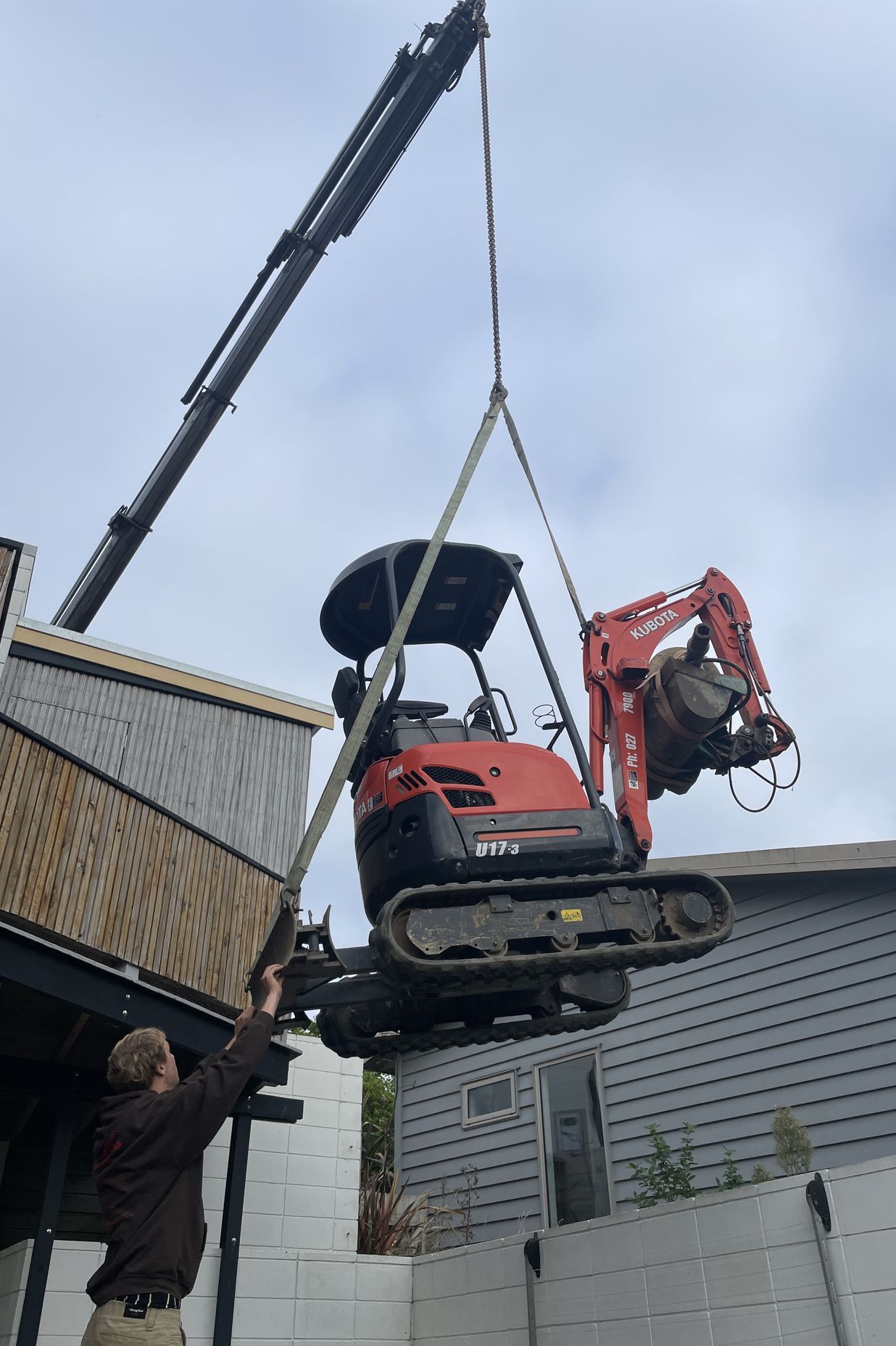 Helicopter - Crane lifts