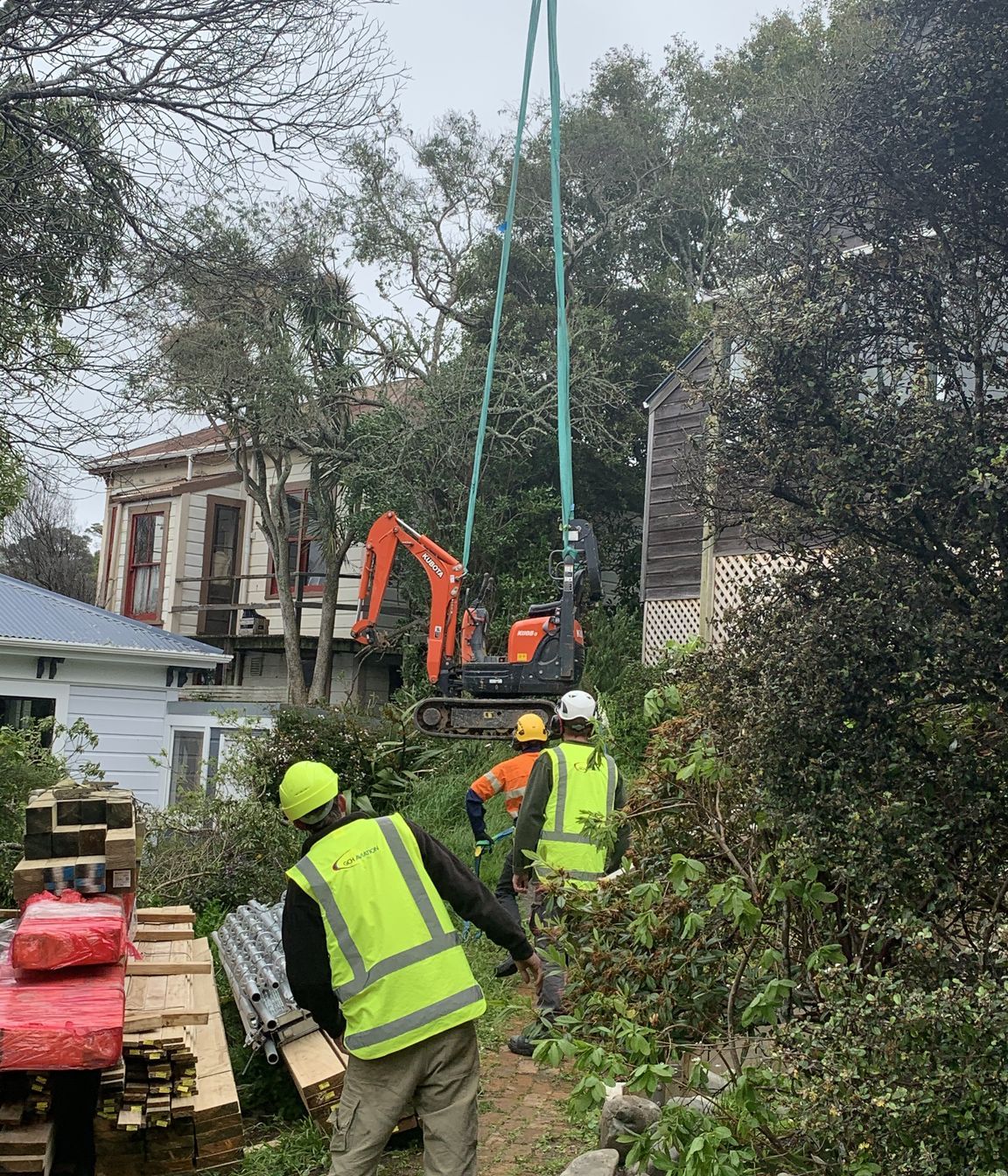Helicopter - Crane lifts