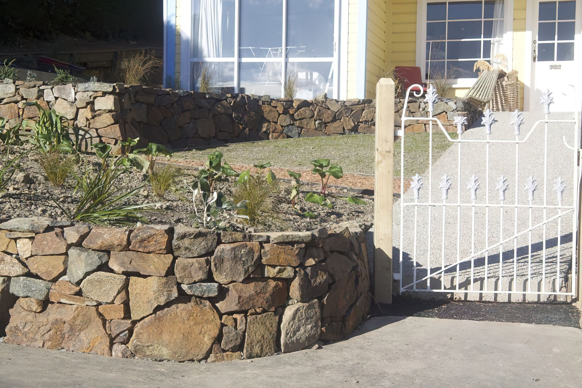 Modernising Makeover for Peninsula Property Street Frontage