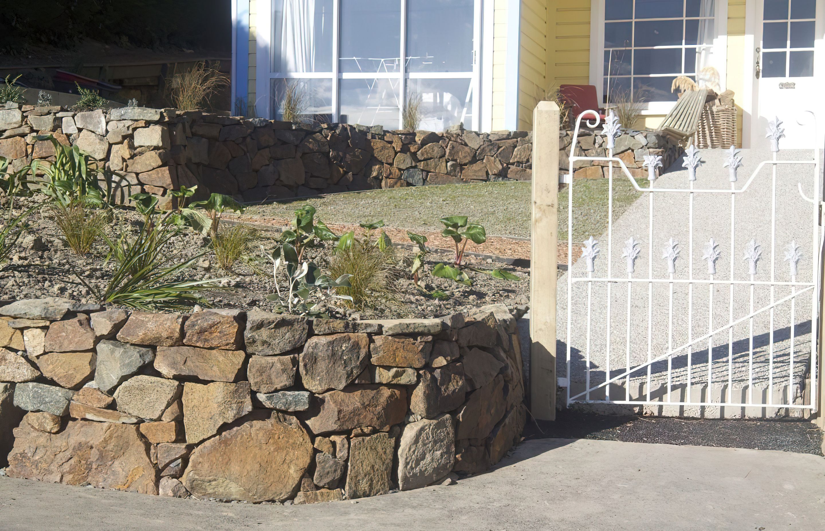 Modernising Makeover for Peninsula Property Street Frontage