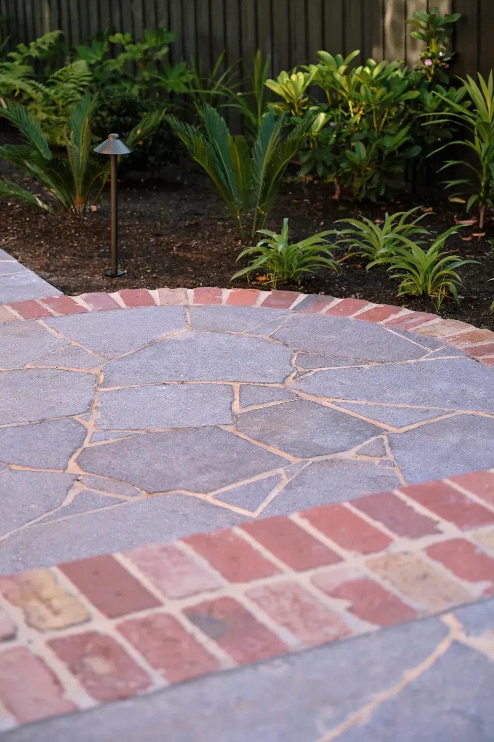 ITALIANPORPHYRYCRAZYPAVINGRMSTRADERSNATURALSTONESUPPLIERMELBOURNE006.webp