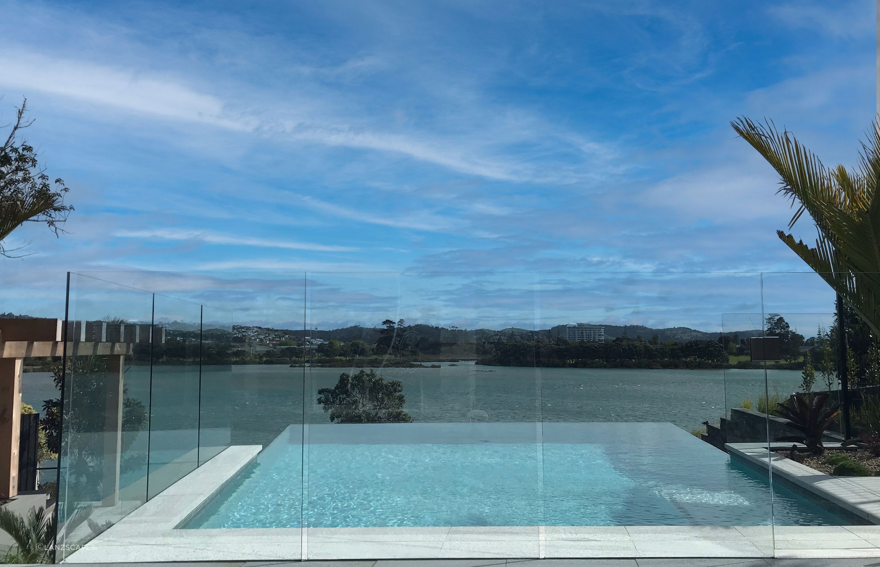 Infinity edge swimming pool