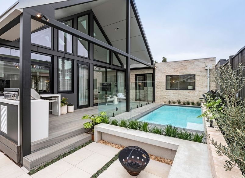 Bronte Court, Hampton