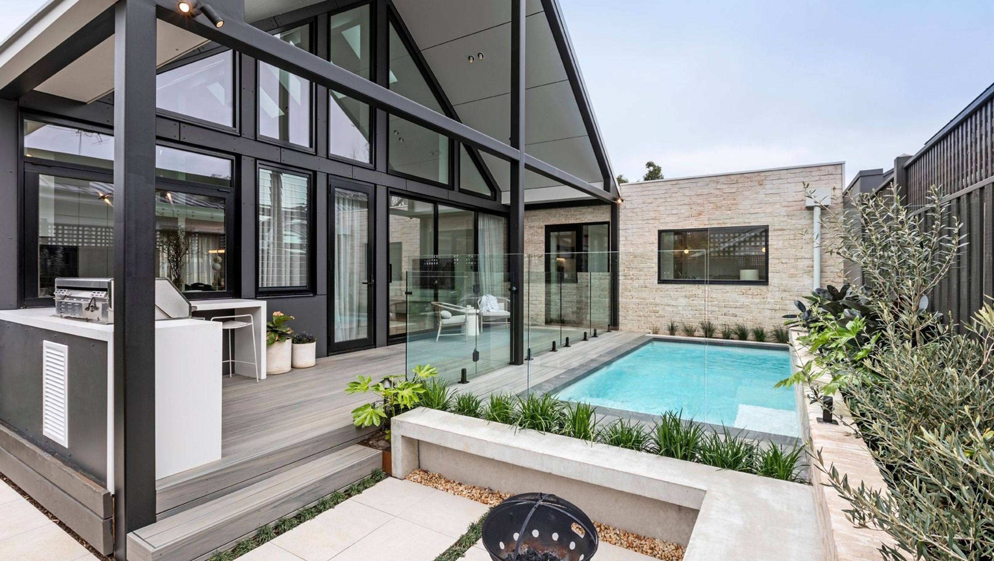 Bronte Court, Hampton