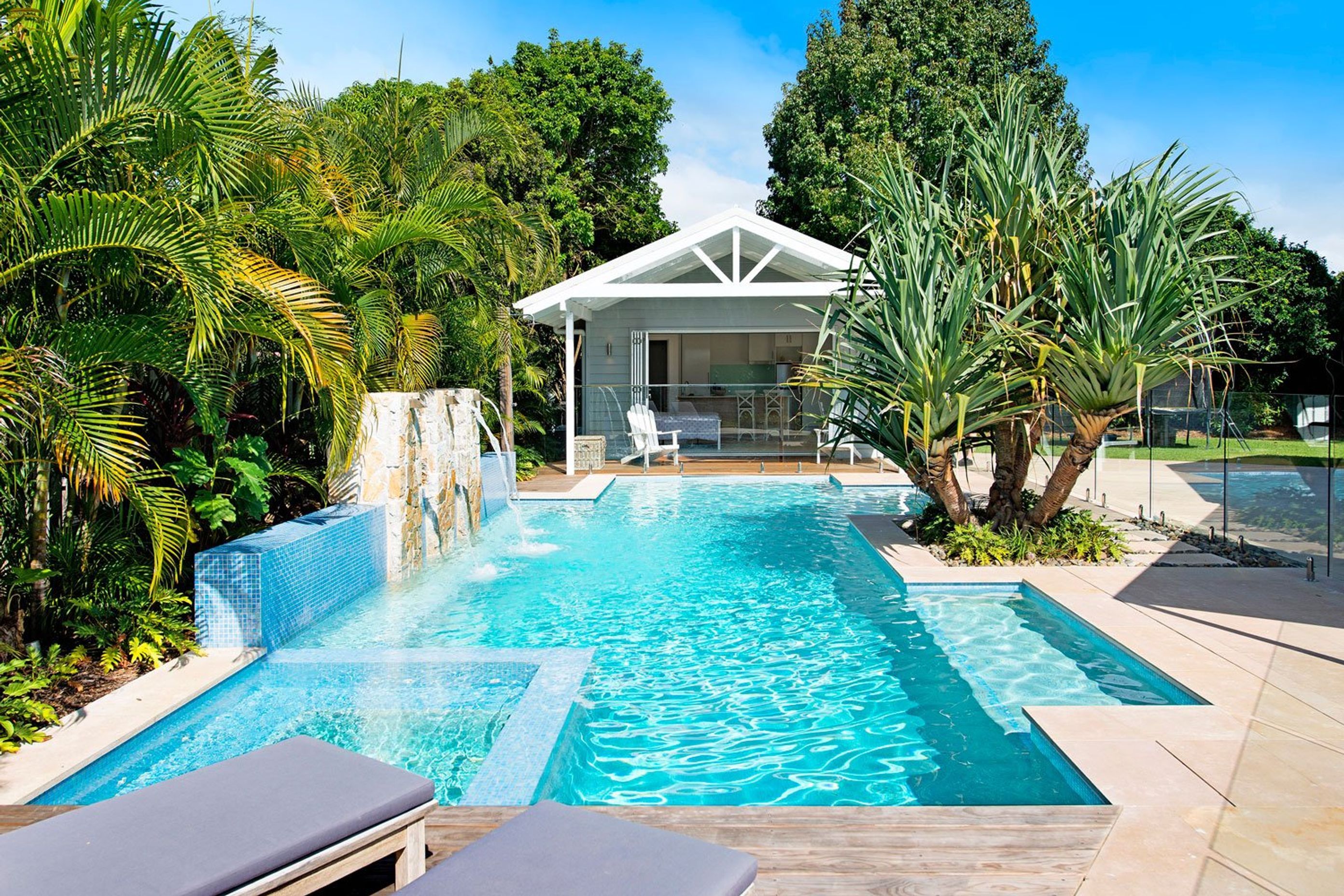 Mermaid Waters: QLD - Residential