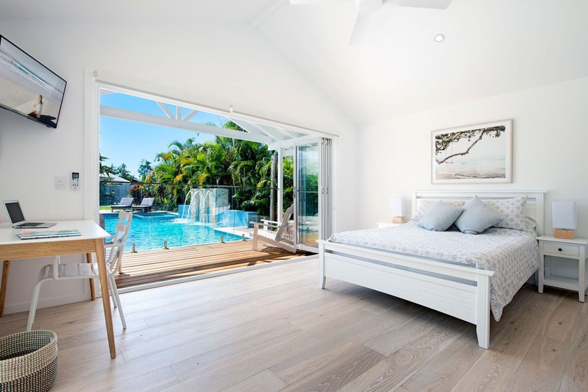 Mermaid Waters: QLD - Residential
