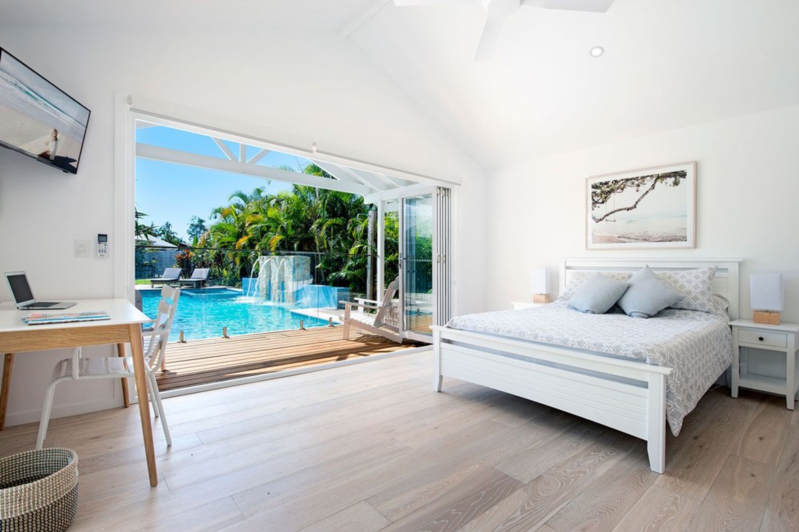 Mermaid Waters: QLD - Residential