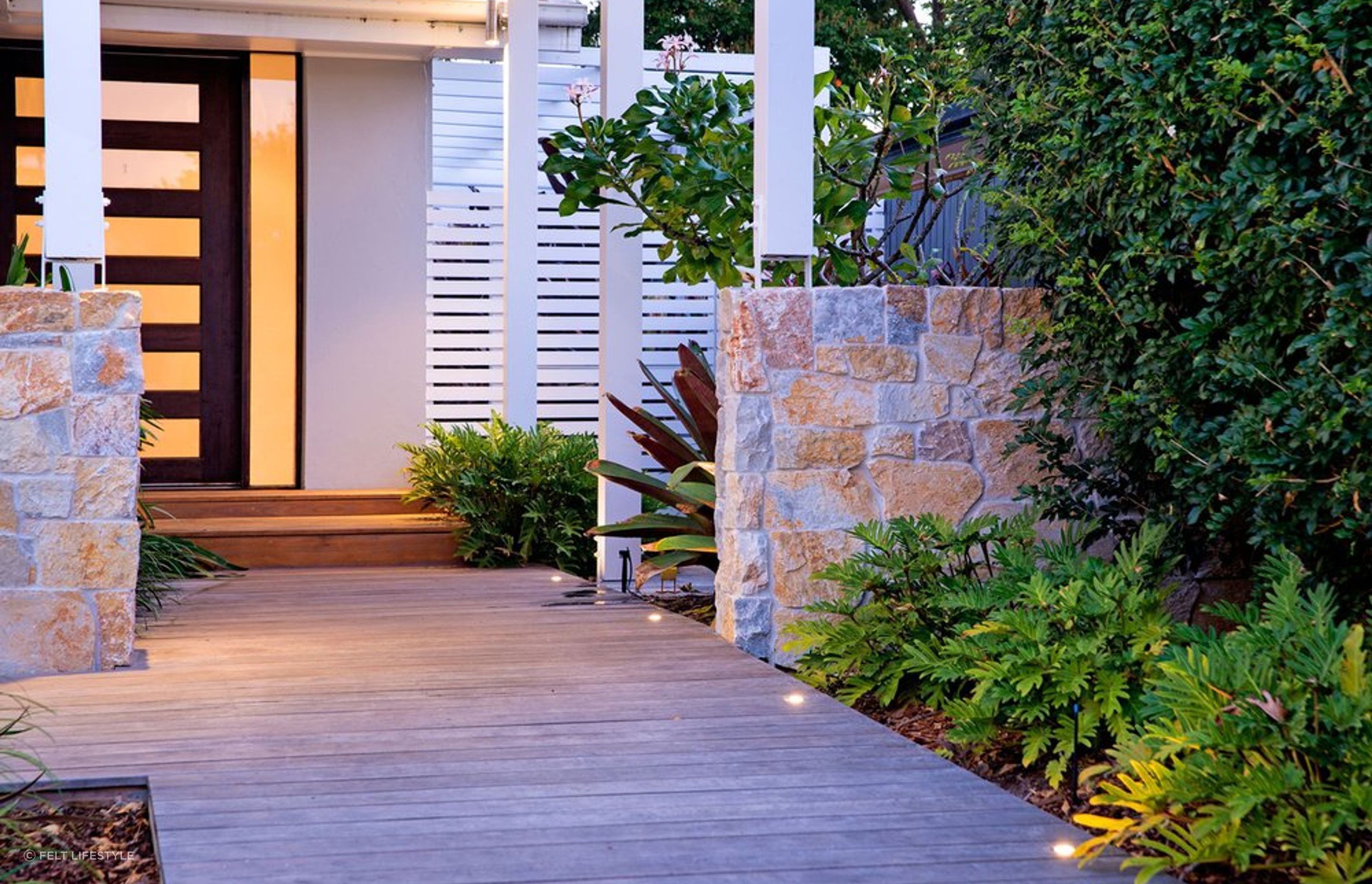 Mermaid Waters: QLD - Residential
