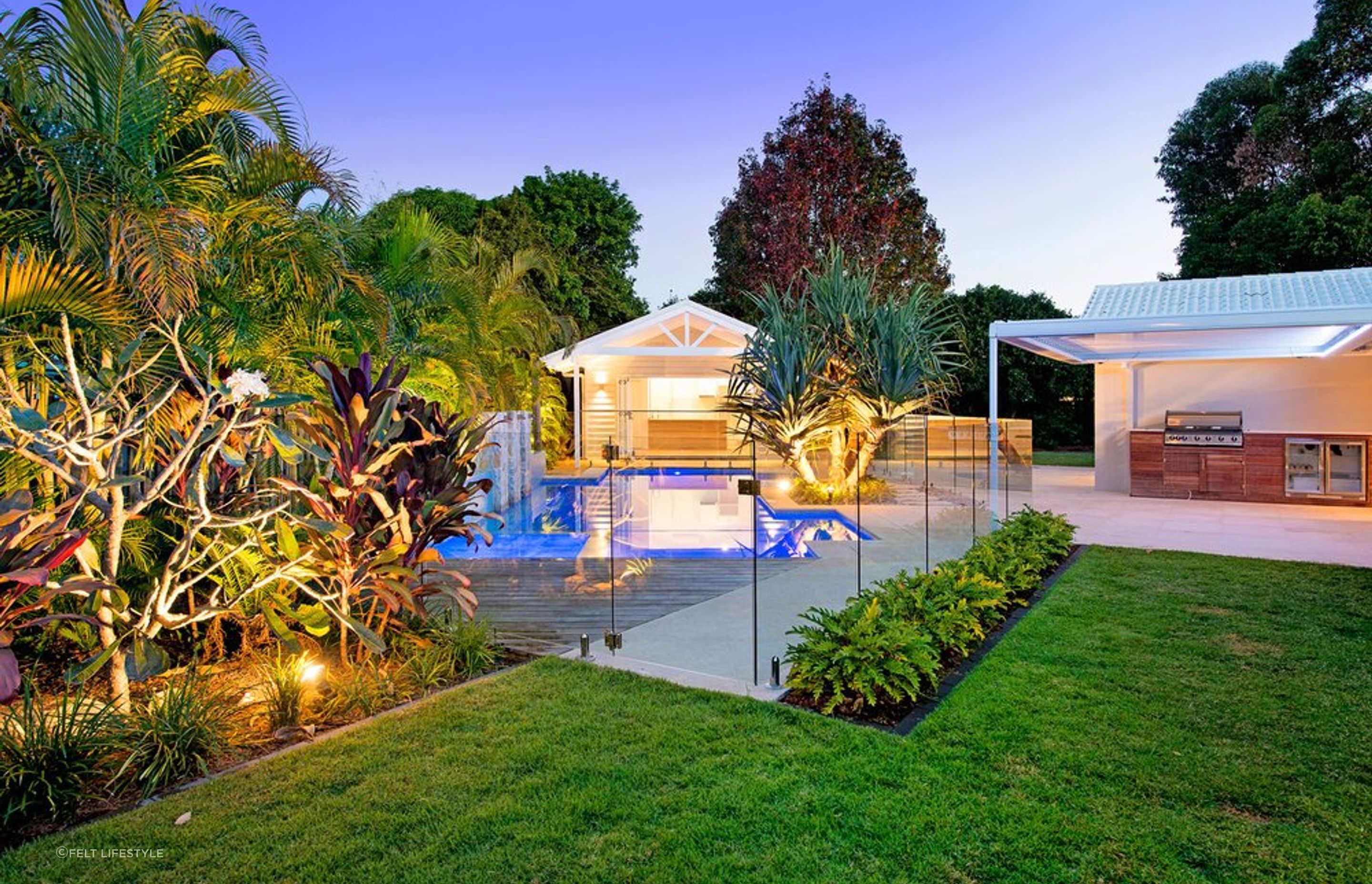 Mermaid Waters: QLD - Residential
