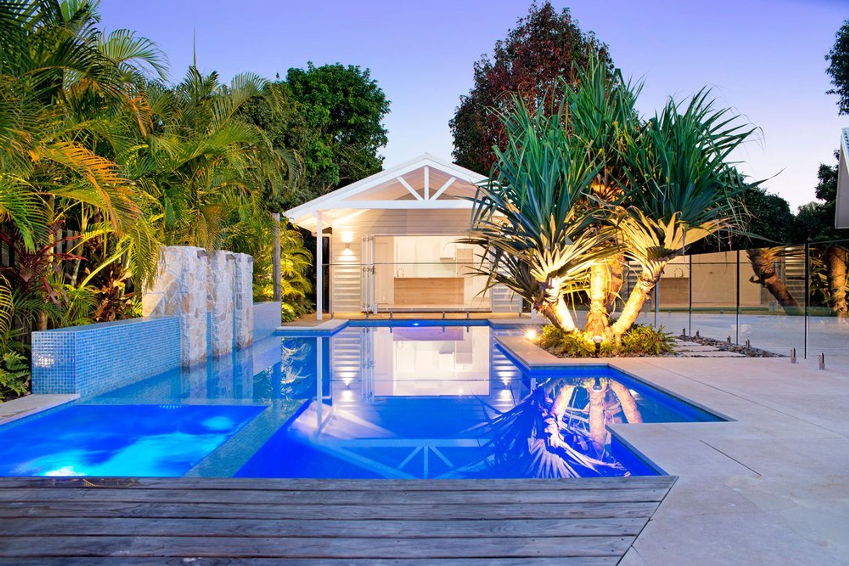 Mermaid Waters: QLD - Residential