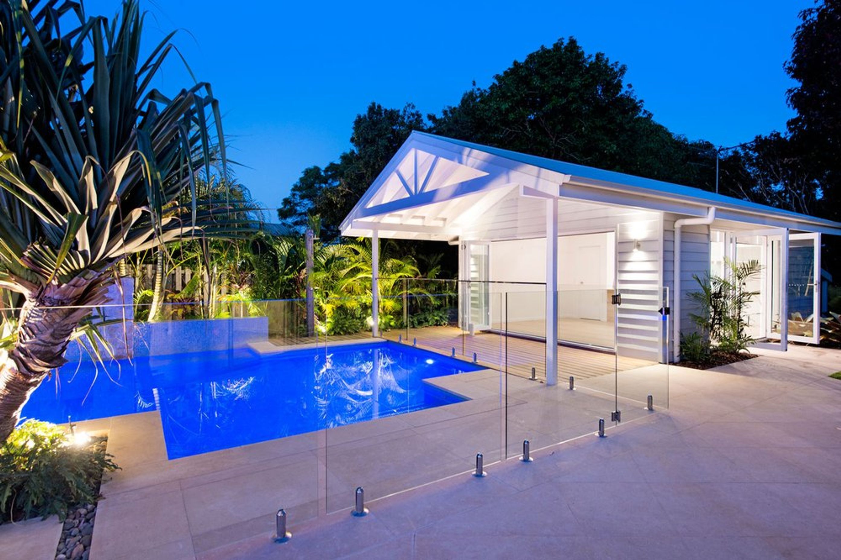 Mermaid Waters: QLD - Residential