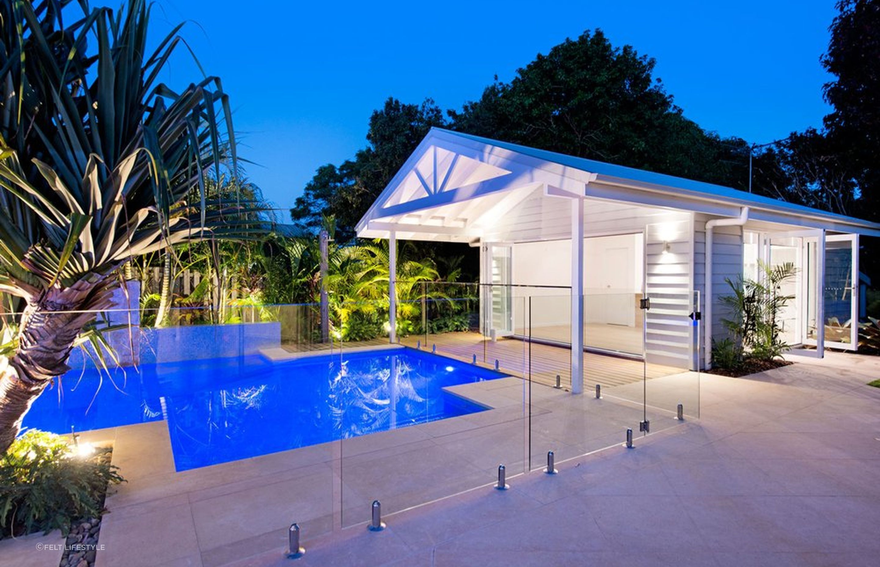 Mermaid Waters: QLD - Residential