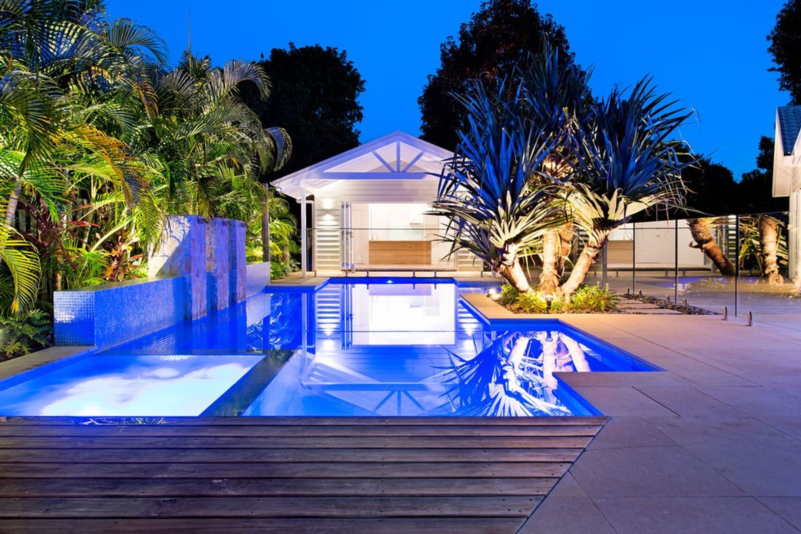 Mermaid Waters: QLD - Residential
