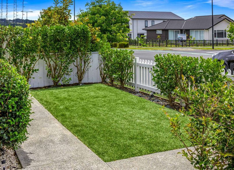 Schoolside Residence