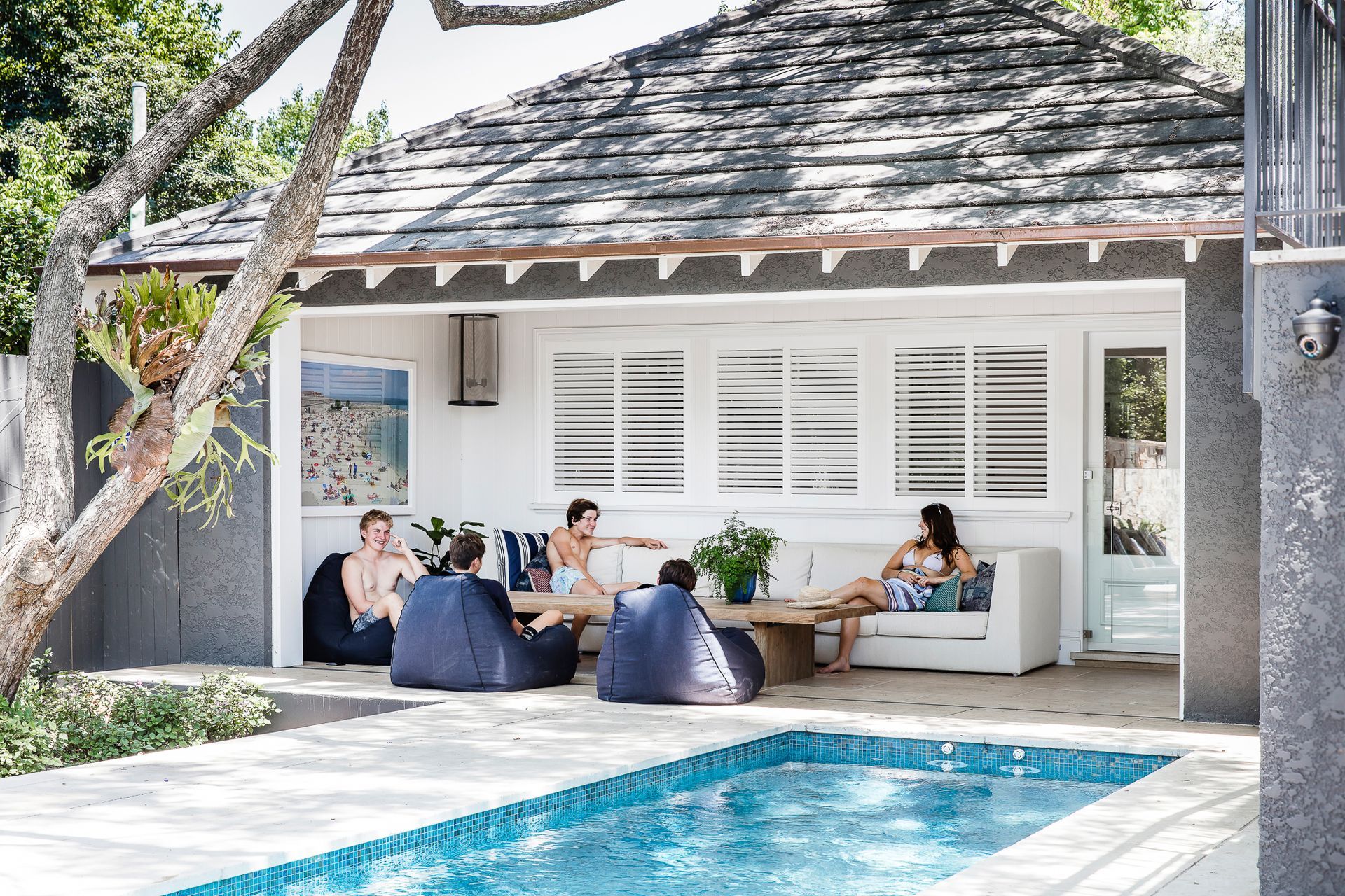 Cathedral Limestone Alfresco | Project by Beecraft