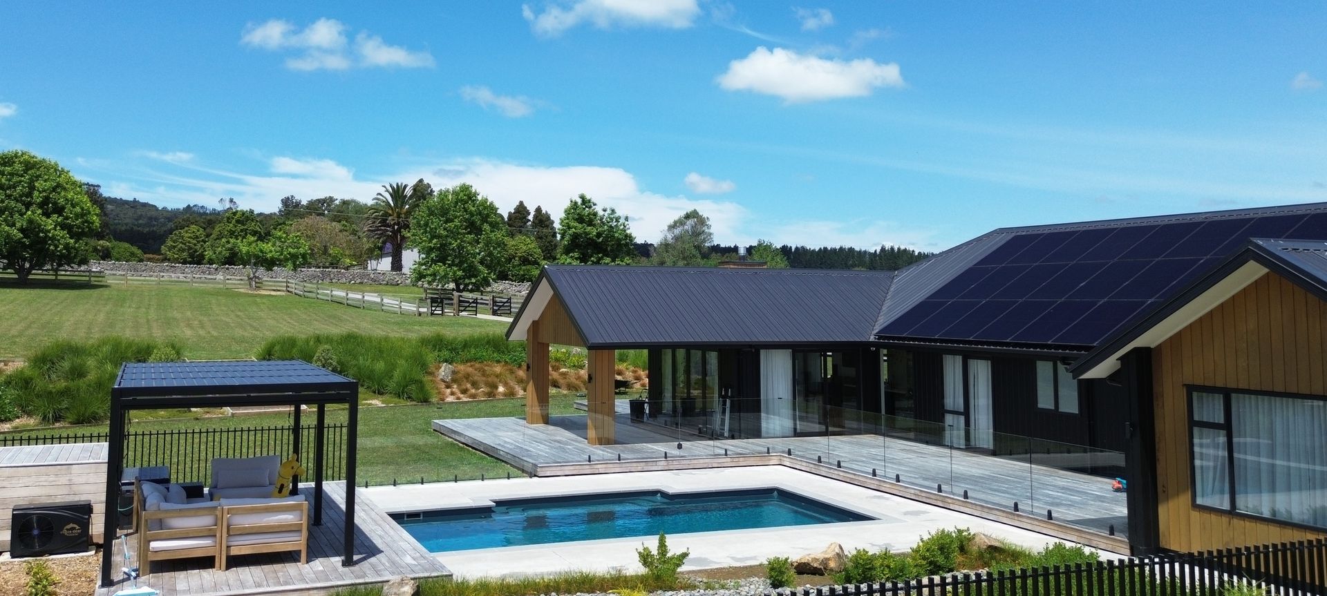 Location: Poroti, Whangarei Shape: Vogue Size: 8.2m x 4.2m Colour: Vercoe