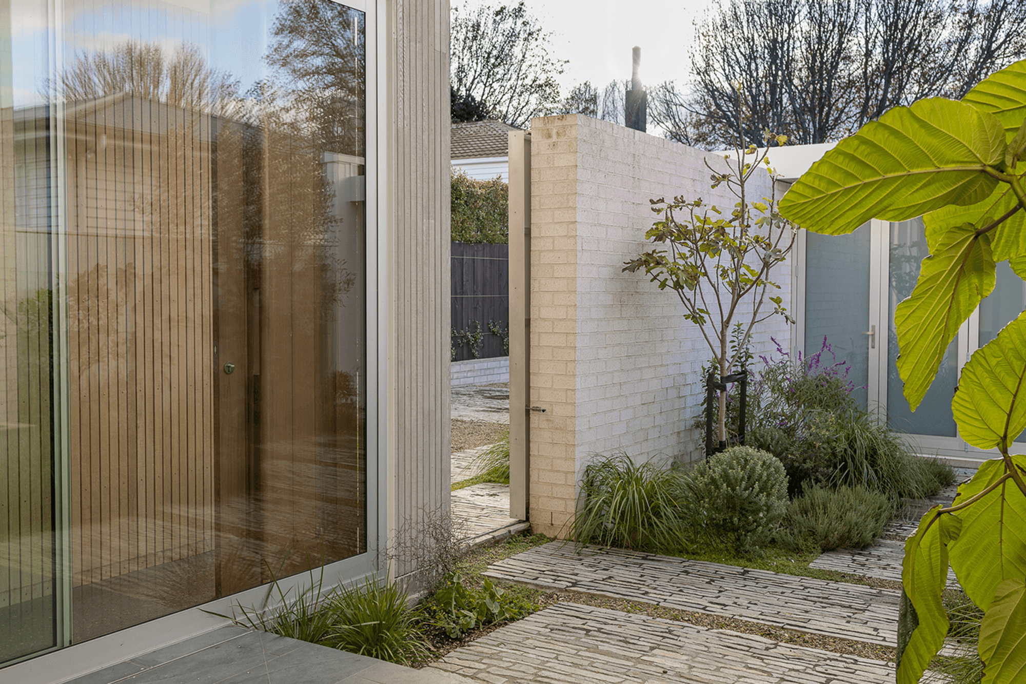 Natural-urban-courtyard-MrsSmith-Photography-6.png