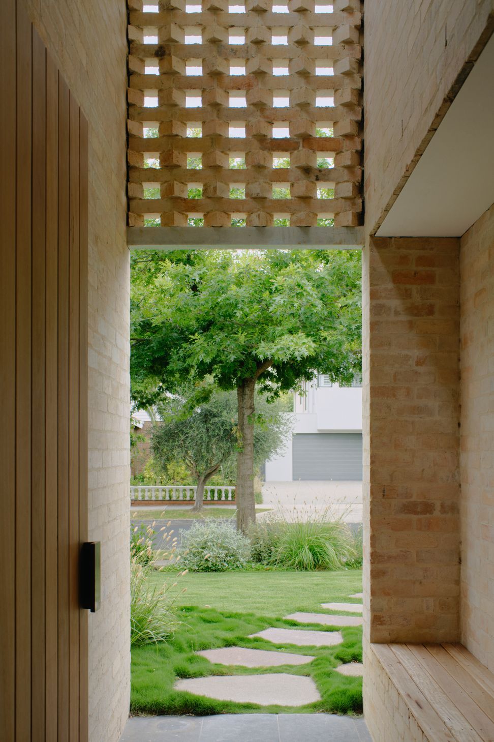 OLAVERHANSLOPE245WEB-v2.jpg
