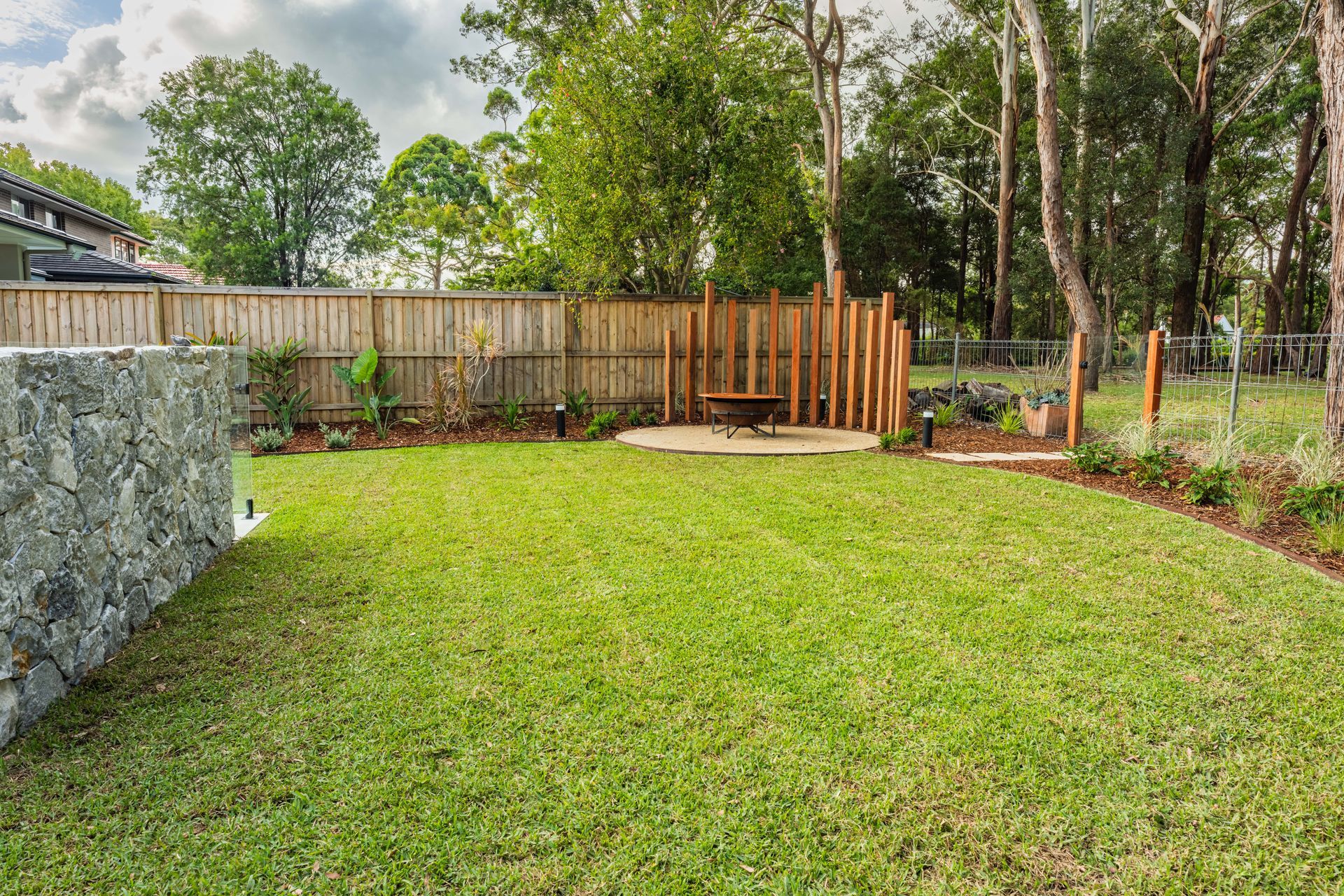 Hotham Wall Cladding | Branch Out Landscapes | Outdoor Residential | Crystal Pools