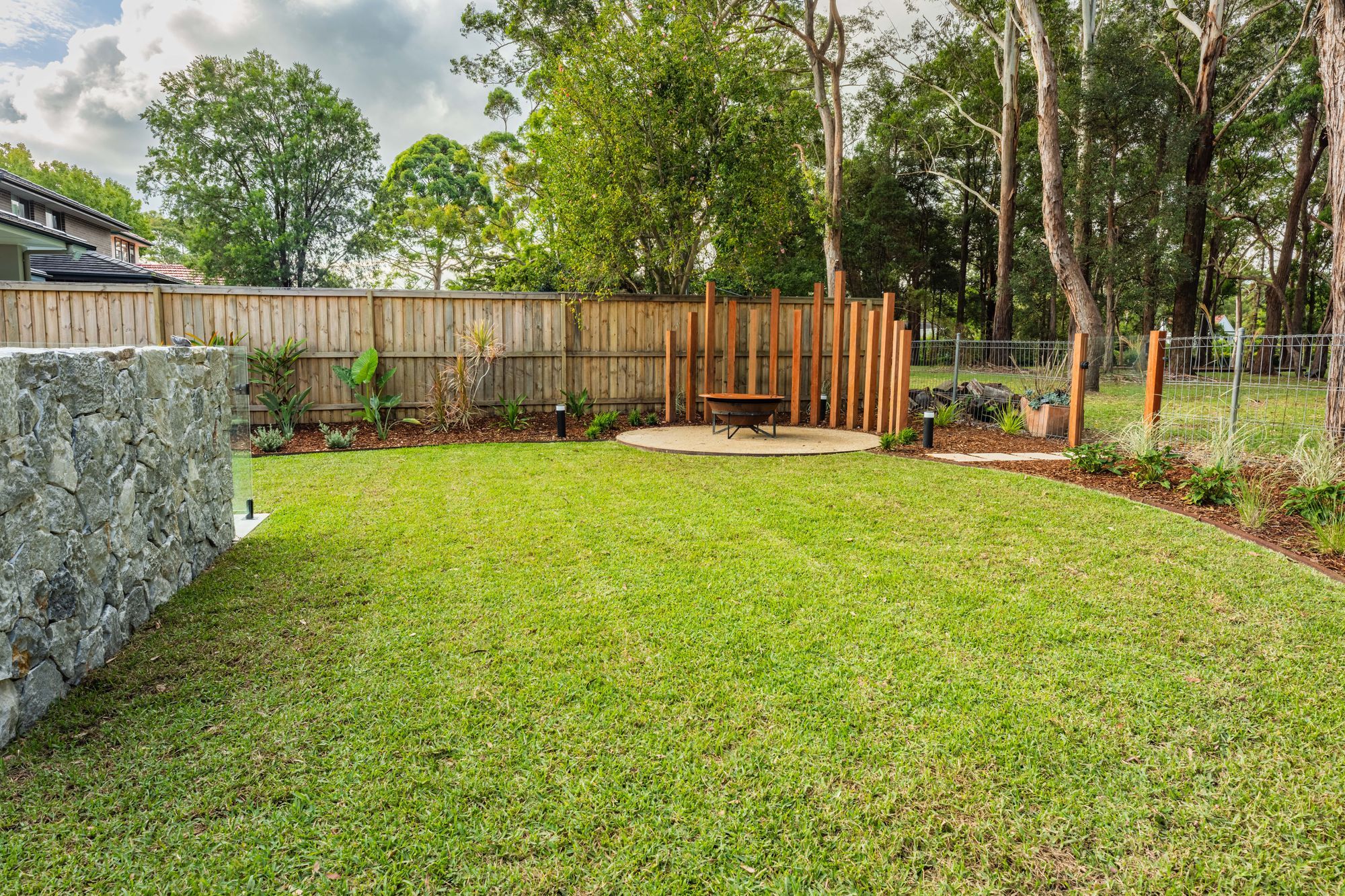 Hotham Wall Cladding | Branch Out Landscapes | Outdoor Residential | Crystal Pools